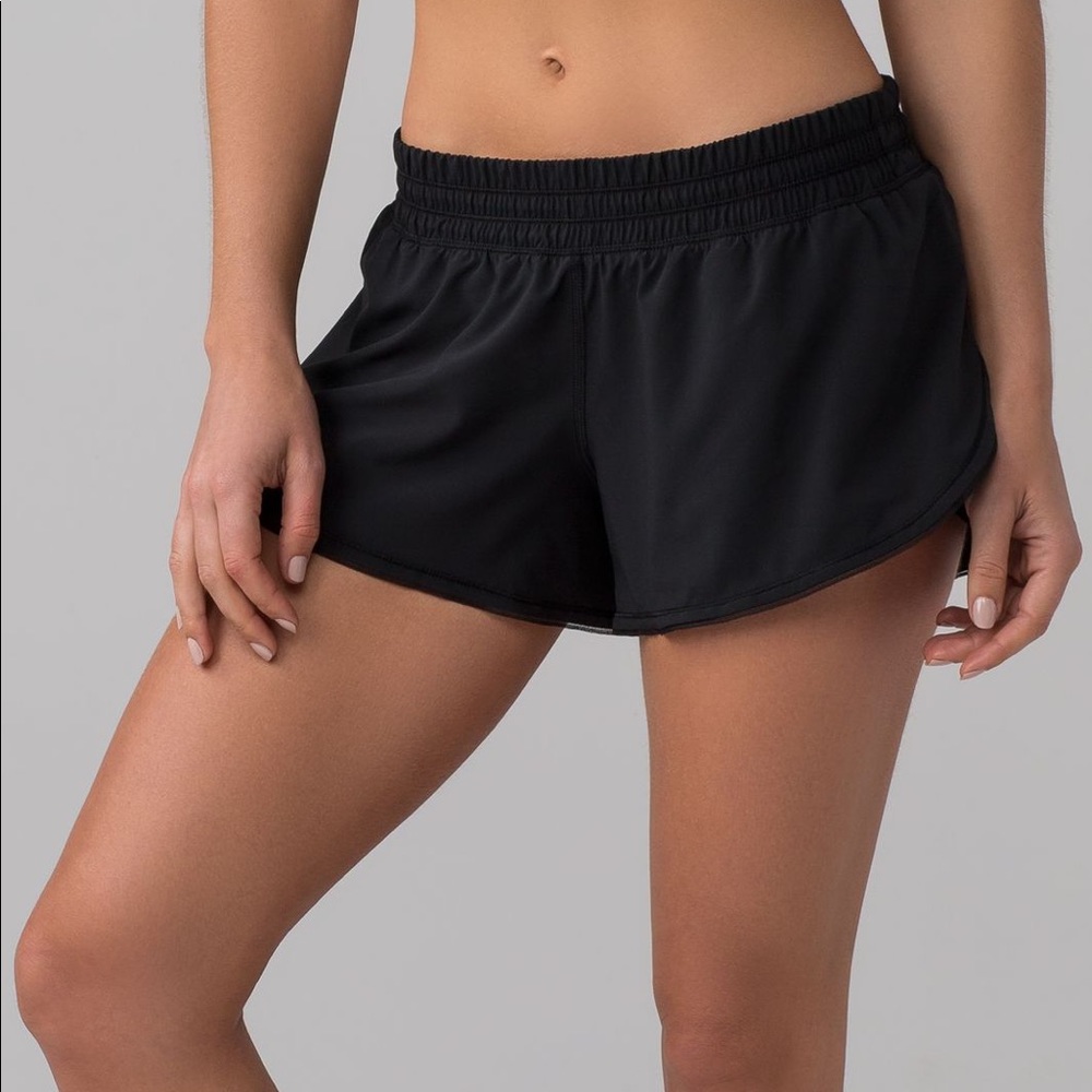 Lululemon seek the heat shorts